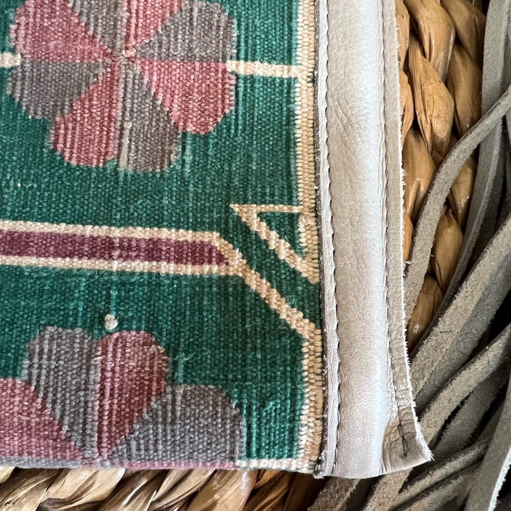 Tylie Malibu Clutch - Picture 15 of 15